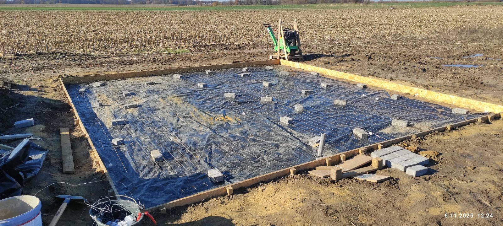 Folia pod fundament